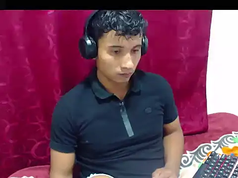 Snapshot of _Duvan_123 chatting on December 21, 2025, 1:57 am Duvan 123 online show from December 21, 2025, 1:57 am