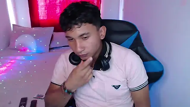 Snapshot of _Duvan_123 chatting on January 13, 2026, 6:35 pm Duvan 123 online show from January 13, 2026, 6:35 pm