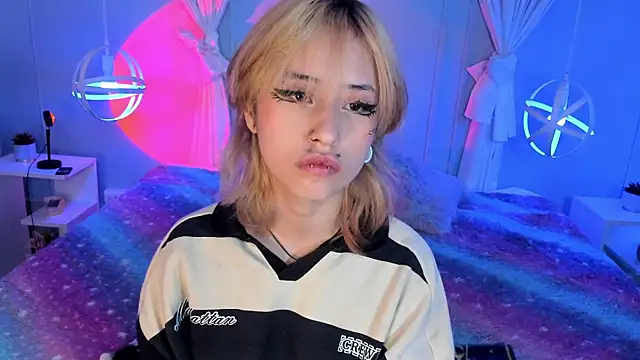 Hannahpage online show from October 8, 2025, 11:41 am