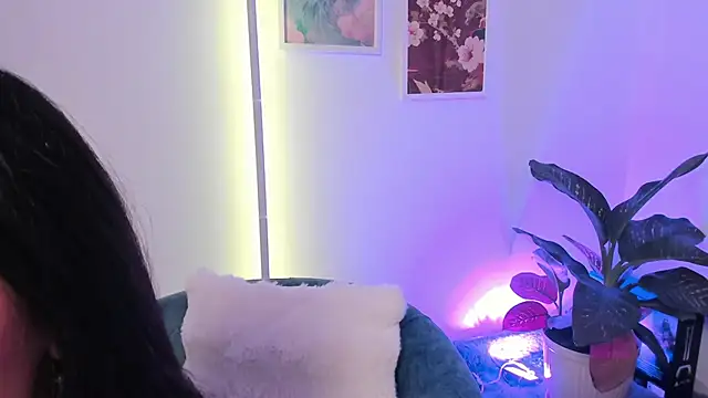 canelleGarces online show from December 2, 2025, 10:49 pm