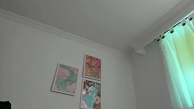 canelleGarces online show from April 13, 2026, 8:25 pm