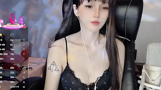 Snapshot of twlilybae chatting on July 20, 2026, 9:23 am twlilybae online show from July 20, 2026, 9:23 am