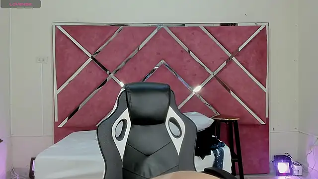 KikaDuque online show from September 30, 2025, 7:08 pm