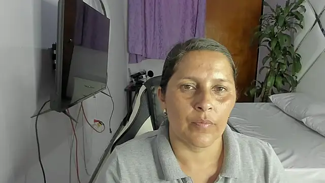 Snapshot of KikaDuque chatting on July 17, 2026, 7:52 pm KikaDuque online show from July 17, 2026, 7:52 pm