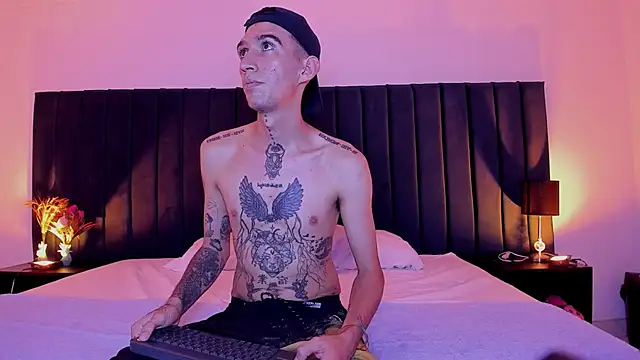 dominik thompson777 online show from September 18, 2025, 9:17 pm