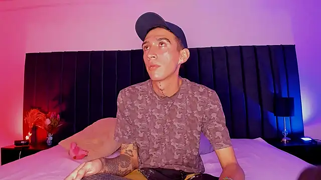 dominik thompson777 online show from October 1, 2025, 5:13 am