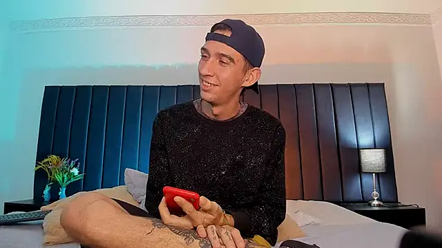 dominik thompson777 online show from October 9, 2025, 6:55 am