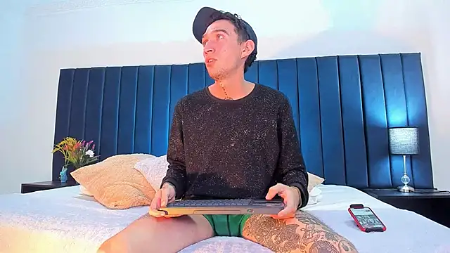 dominik thompson777 online show from October 11, 2025, 6:45 am