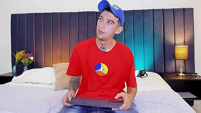 dominik thompson777 online show from October 24, 2025, 11:12 pm