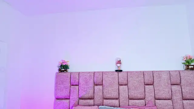 ScarlettLuxe online show from November 13, 2025, 12:37 pm