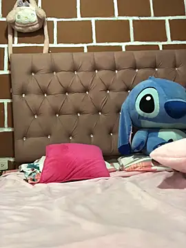 Rachellcooperrr online show from March 12, 2026, 8:59 pm