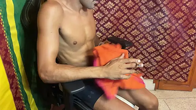 JUSTFORRICH online show from October 3, 2025, 7:05 am