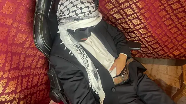 JUSTFORRICH online show from November 12, 2025, 9:36 pm