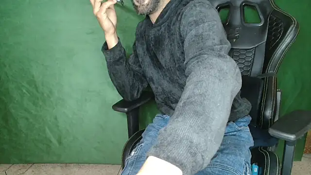 JUSTFORRICH online show from April 8, 2026, 5:57 pm