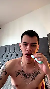 Snapshot of chris_suarez chatting on July 15, 2026, 9:31 pm chris suarez online show from July 15, 2026, 9:31 pm