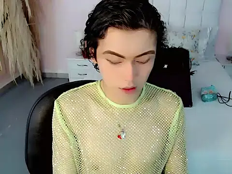 nathalialoes1 online show from October 6, 2025, 7:00 pm