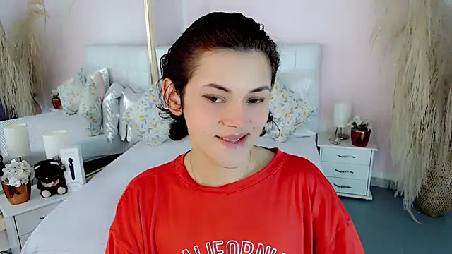 nathalialoes1 online show from December 14, 2025, 6:12 pm