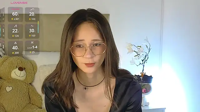 MartaBrent online show from October 13, 2025, 5:02 pm