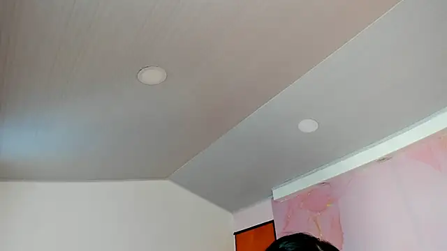 milk candy18 online show from September 25, 2025, 12:20 pm