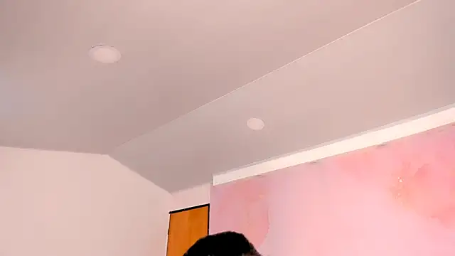 milk candy18 online show from October 4, 2025, 12:25 pm