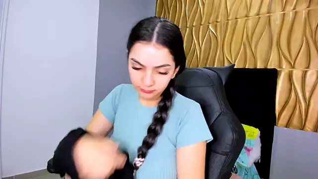 milk candy18 online show from November 29, 2025, 10:51 am