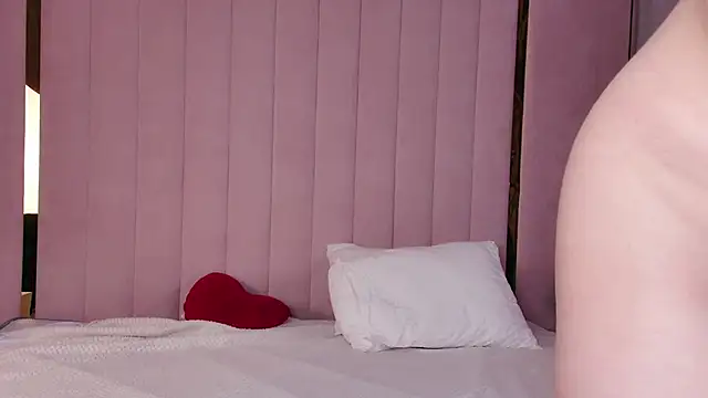 Miranda Kerry online show from April 19, 2026, 6:24 am