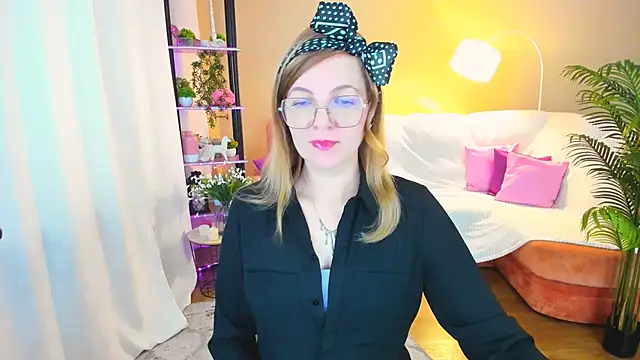 YourUniverser online show from September 24, 2025, 4:27 am