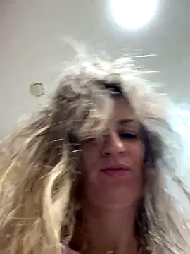 EvvaMur online show from October 17, 2025, 12:47 am