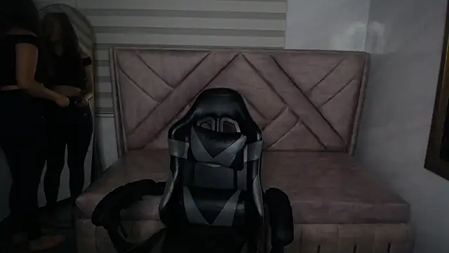 Luna Star v online show from October 8, 2025, 3:15 am