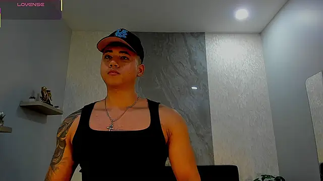 Snapshot of Draven_Marceaux chatting on May 20, 2026, 11:38 am Draven Marceaux online show from May 20, 2026, 11:38 am