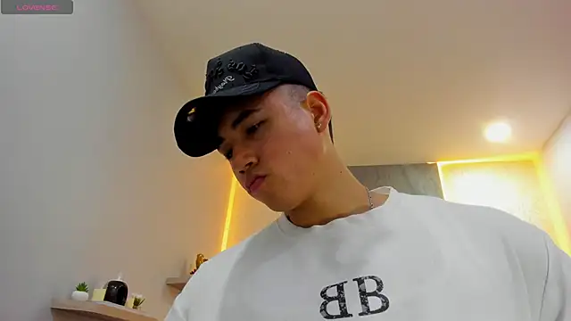 Snapshot of Draven_Marceaux chatting on May 30, 2026, 11:29 am Draven Marceaux online show from May 30, 2026, 11:29 am