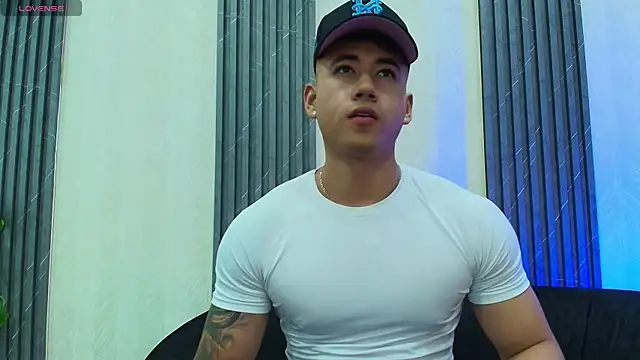 Snapshot of Draven_Marceaux chatting on July 8, 2026, 11:15 am Draven Marceaux online show from July 8, 2026, 11:15 am