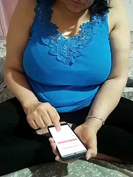 zerdaliii online show from April 14, 2026, 5:52 pm