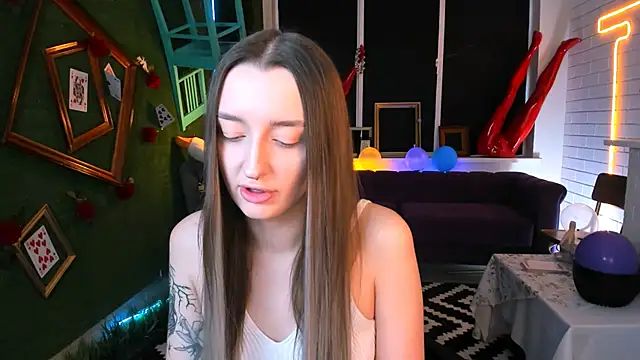 AliceLids online show from October 6, 2025, 12:46 pm