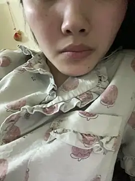 Xu Xubaby online show from October 19, 2025, 3:45 pm