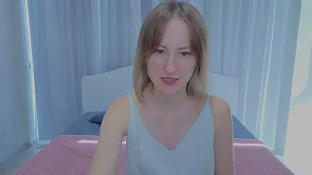LuluChiiii online show from September 18, 2025, 10:06 am