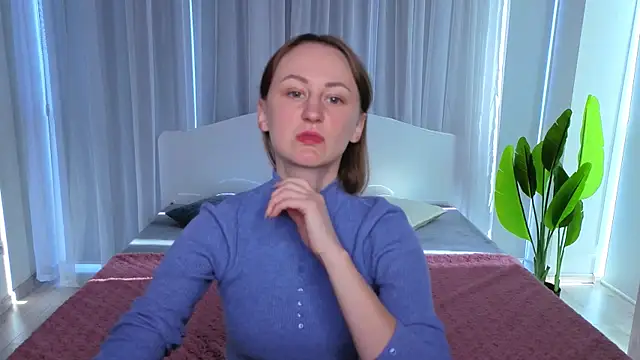 LuluChiiii online show from October 15, 2025, 10:15 am