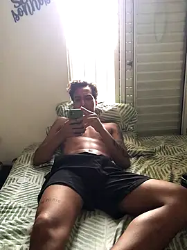 Snapshot of elvisnaomorreu chatting on November 4, 2025, 7:57 pm elvisnaomorreu online show from November 4, 2025, 7:57 pm