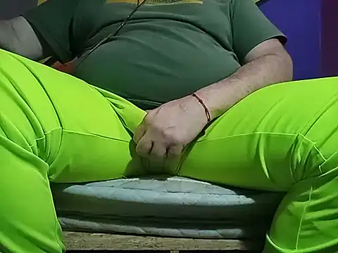 BabyBearMilk online show from November 13, 2025, 5:50 am