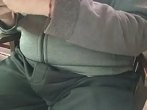 Snapshot of BabyBearMilk chatting on July 7, 2026, 10:47 pm BabyBearMilk online show from July 7, 2026, 10:47 pm
