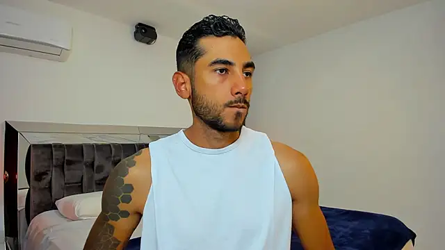 Snapshot of MARC_THOMPSON_ chatting on October 25, 2025, 12:07 am MARC THOMPSON online show from October 25, 2025, 12:07 am