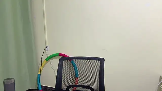 Nicole-13 online show from December 18, 2025, 12:33 pm