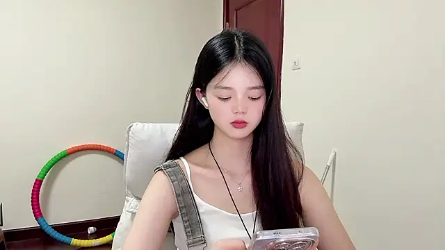 Nicole-13 online show from June 3, 2026, 2:33 pm