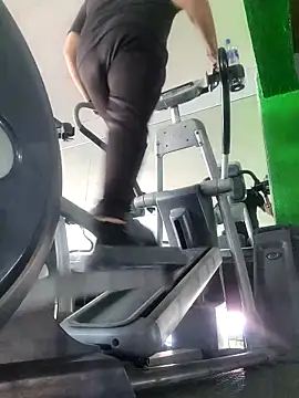 bebecito2780 online show from February 13, 2026, 11:23 pm