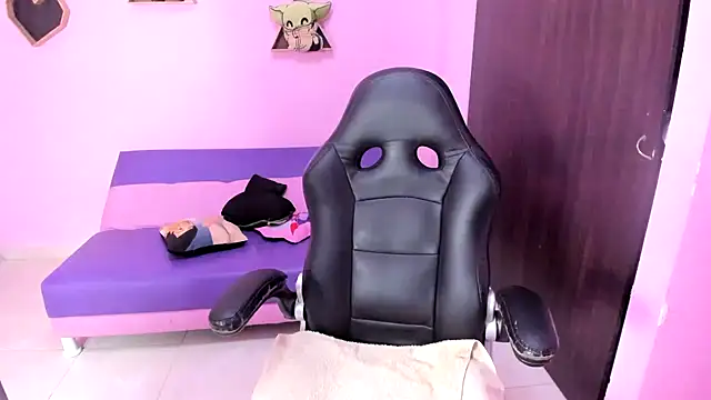 latin doll squirts online show from November 7, 2025, 7:25 pm