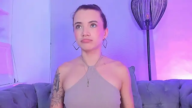 aitana baker  online show from October 8, 2025, 4:10 am