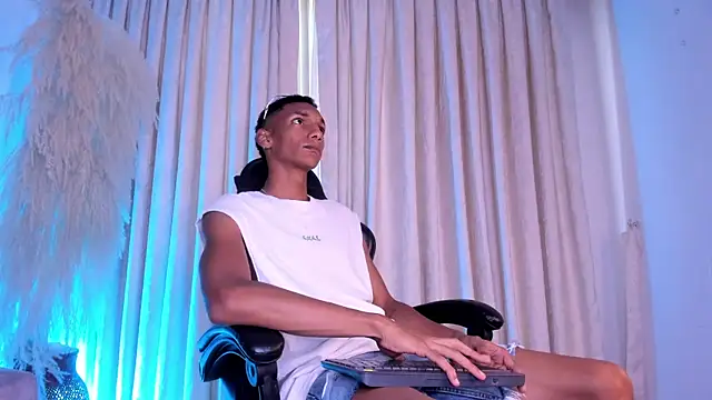 JulienSaint online show from April 12, 2026, 11:48 am