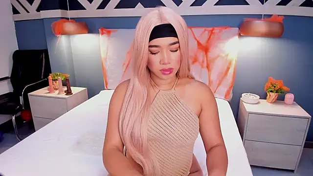 Snapshot of EmilyZahar chatting on October 23, 2025, 12:59 pm EmilyZahar online show from October 23, 2025, 12:59 pm