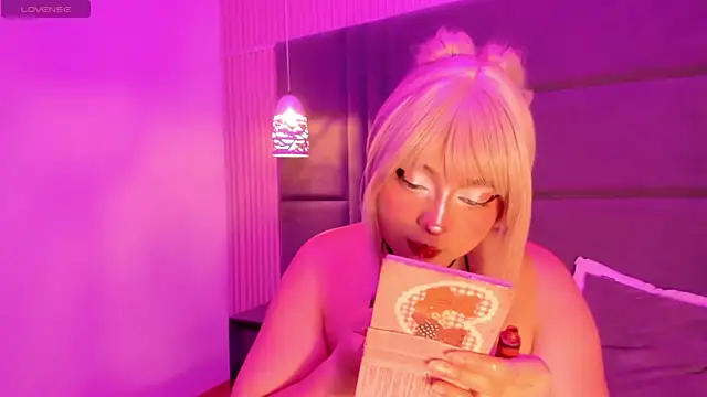 SamanthaaReed online show from October 30, 2025, 4:03 am