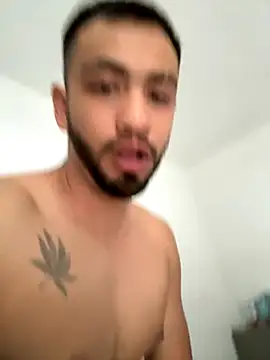 Yinigi online show from October 7, 2025, 8:28 pm